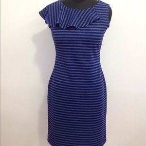 Shimmer dress in blue